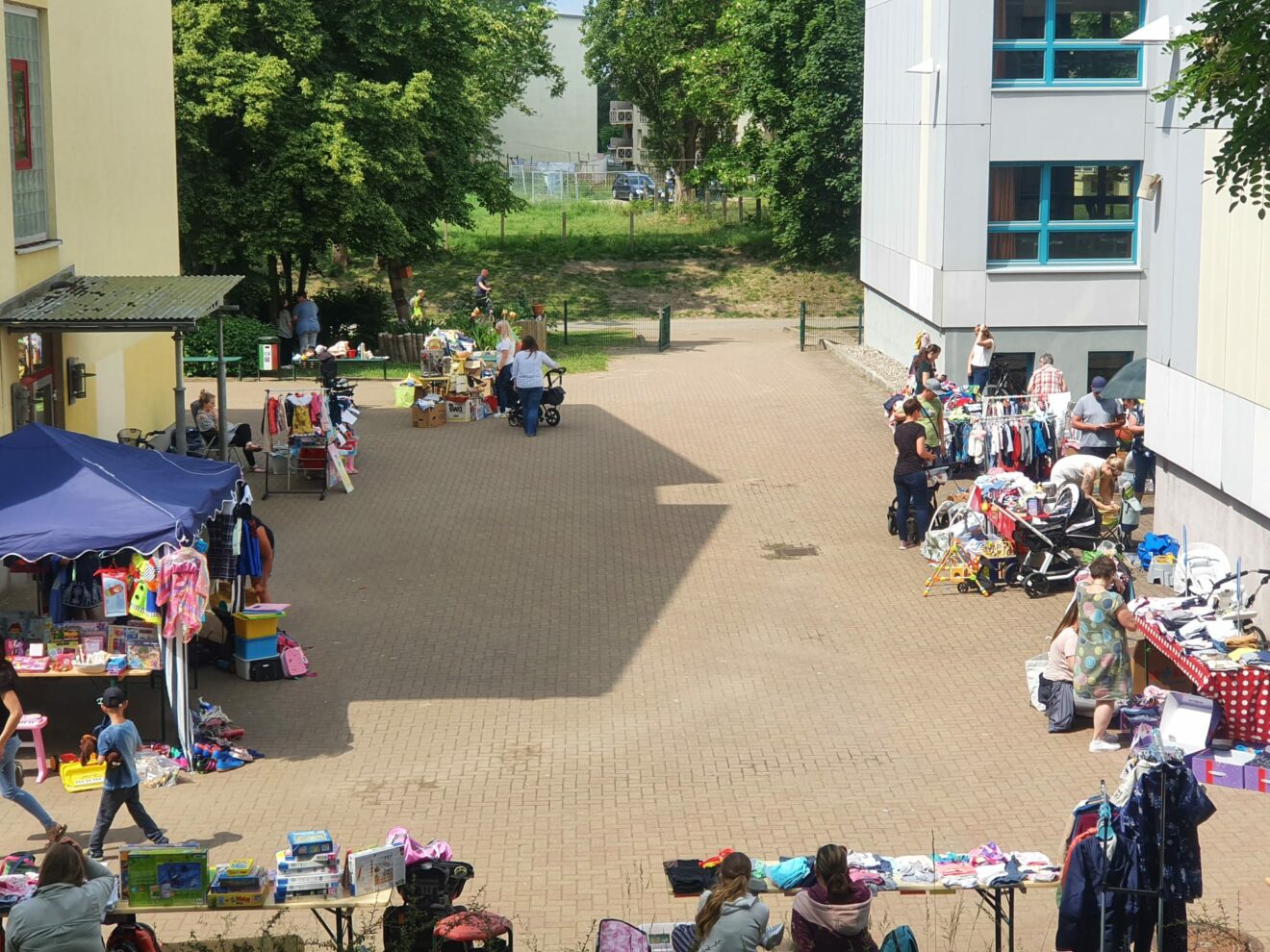 Außenflohmarkt statt BaRuKi – Verein zur Förderung des RecknitzCampus ...